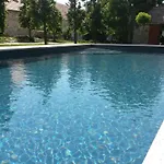 Sarffy House לינה וארוחת בוקר 4*