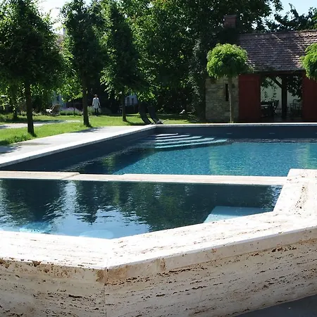 Sárffy House Panzió