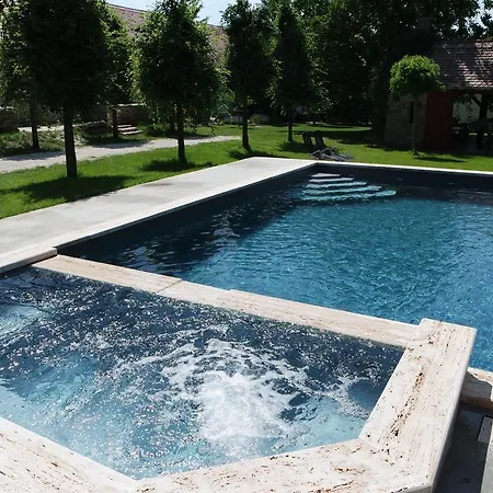 Sárffy House 4*