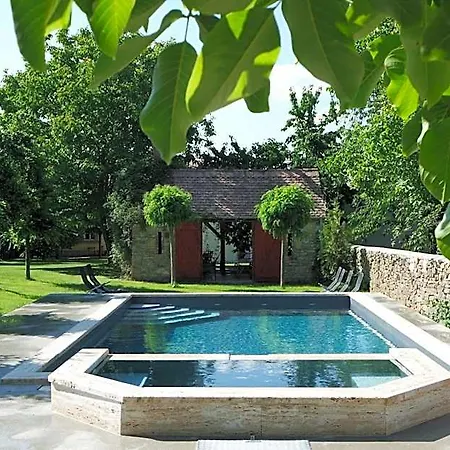 Bed and Breakfast Sarffy House 4*